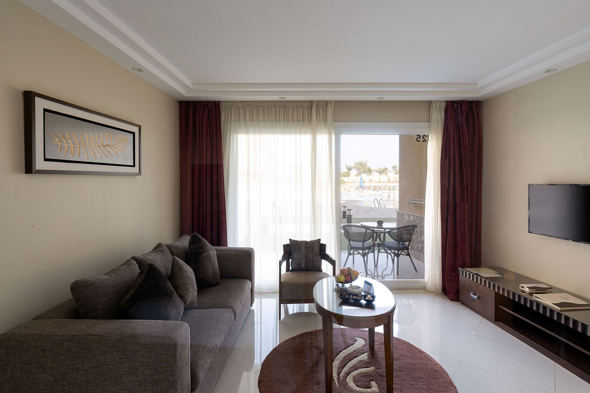Junior Suite with Jacuzzi - Pool View image 2