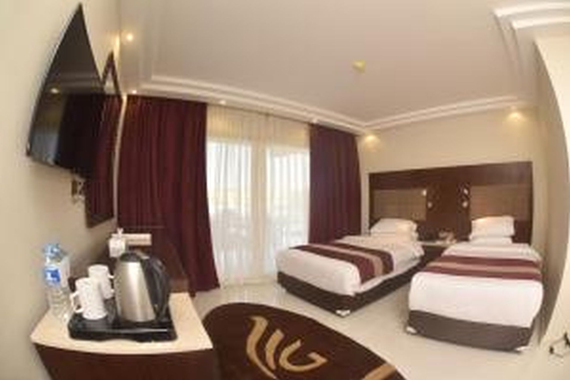 Superior Room King Bed image 4