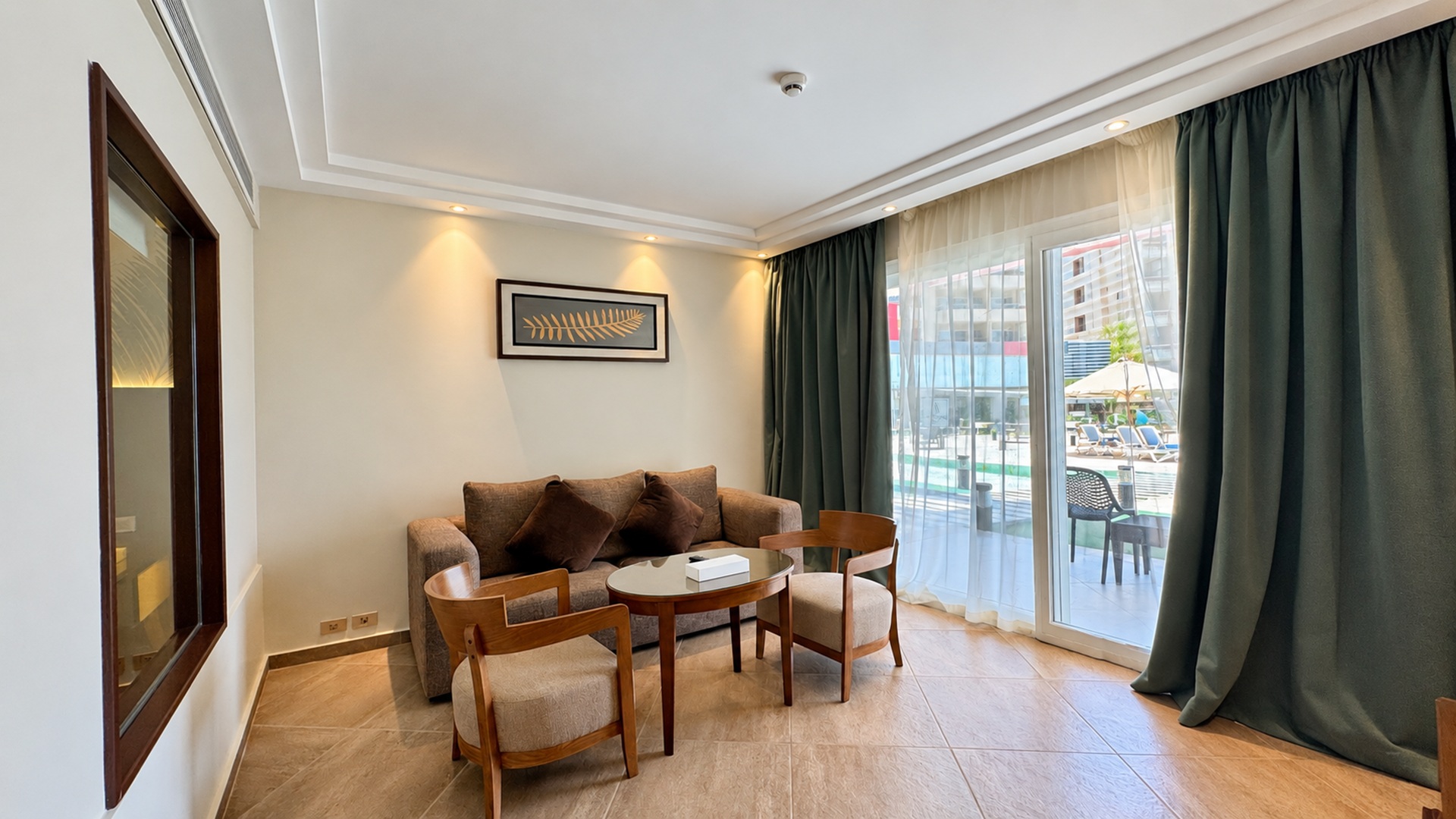 Junior Suite with Jacuzzi - Pool View image 1