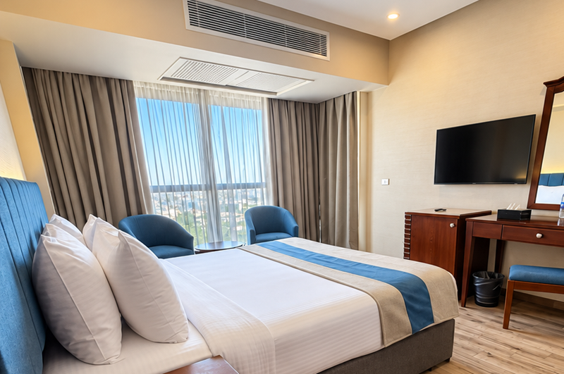 Superior Pyramids View Room - King Bed