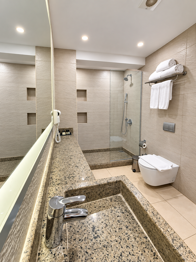 Standard Triple Room image 3