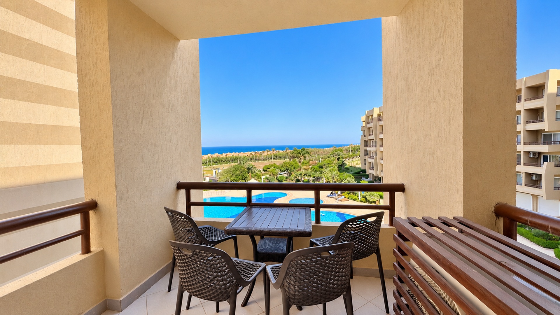 Two-Bedroom Apartment - Pool View image 2
